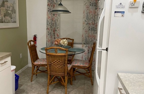 Palmer Ranch Condo | Beautiful Resort Style Condo in Sunny Florida, Enjoy Golfing, Tennis/Pickleball