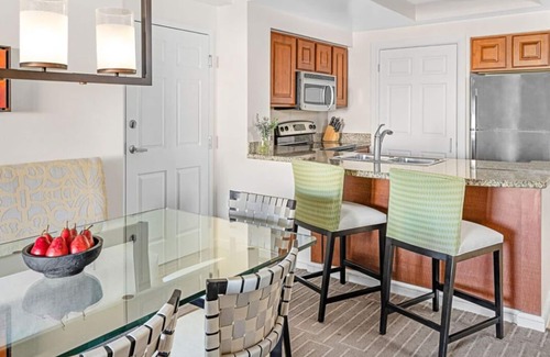 Williamsburg Villa | Beautiful resort with plenty of things to do. Only a few miles away from Disney!