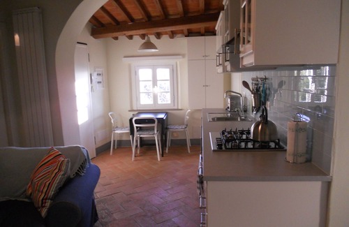 Peccioli Apartment | Beautiful Restored Two Bedroom Holiday Apartment with Infinity pool