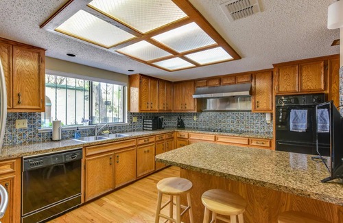 Manchaca House | Beautiful Retreat Minutes From Downtown