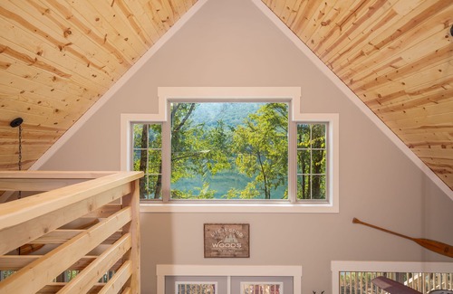 Whiteside Cabin | Beautiful river cabin in the heart of the Tennessee River Gorge.
