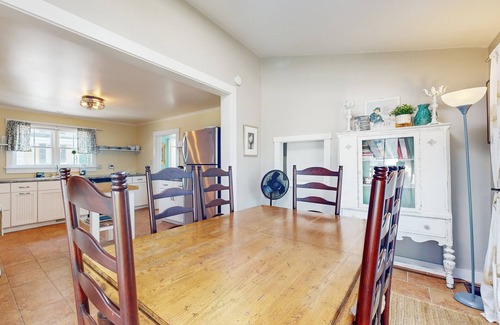 Wiscasset House | Beautiful River-View Retreat | Home Office | Walk 5 MInutes to Main Street