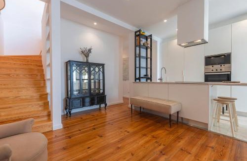 Santa Engracia Apartment | Beautiful River Views in Graça