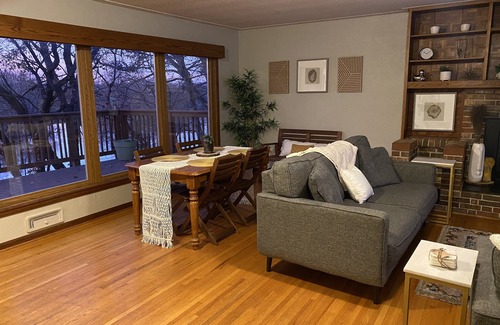 Fridley House | Beautiful Riverview 2 bdr home