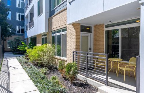 Downtown San Antonio Apartment | Beautiful RiverWalk Apt with Full Amenities, King Bed & Free Parking