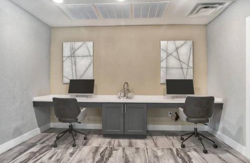 Downtown San Antonio Apartment | Beautiful RiverWalk Apt with Full Amenities, King Bed & Free Parking