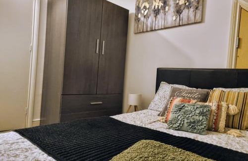 West Molesey House | Beautiful Rooms near Hampton Court