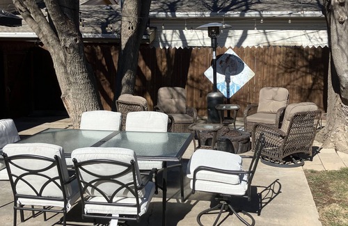 Amarillo House | Beautiful Roomy vacation getaway for 8 guest to this fabulous playhouse