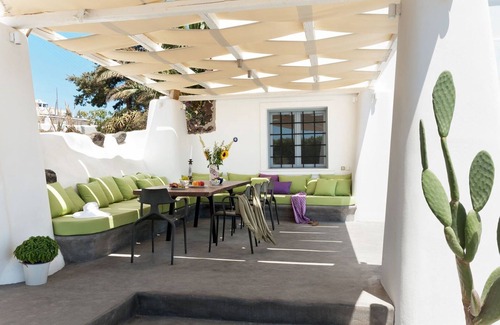 Pyrgos Villa | Beautiful Santorini Villa | 6 Bedrooms.