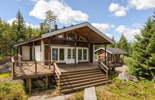 Maentsaelae House | Beautiful scenery modern beach cottage