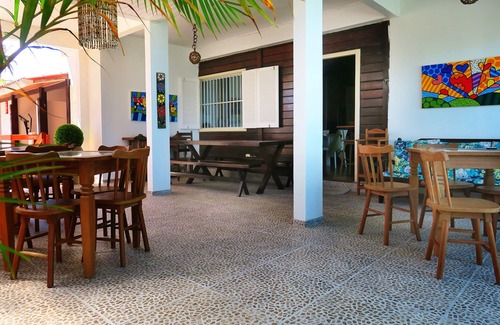 Porto de Galinhas House | BEAUTIFUL SEASIDE HOUSE WITH SUITES FOR 17 PEOPLE LOCATED 1,300KMT FROM THE CENTER.