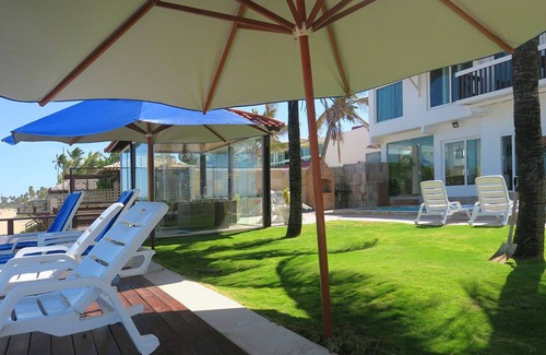 Porto de Galinhas House | BEAUTIFUL SEASIDE HOUSE WITH SUITES FOR 17 PEOPLE LOCATED 1,300KMT FROM THE CENTER.