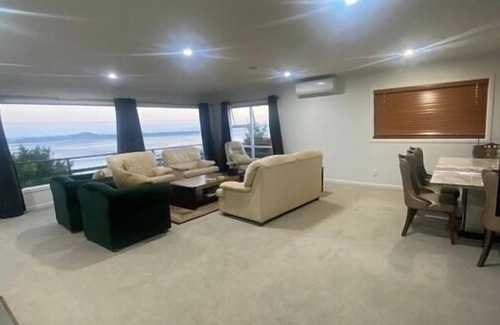 Hillsborough House | Beautiful Seaside Haven