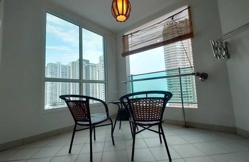 Downtown George Town Apartment | Beautiful Seaview@Gurney,Penang ComfyLUX Homestay