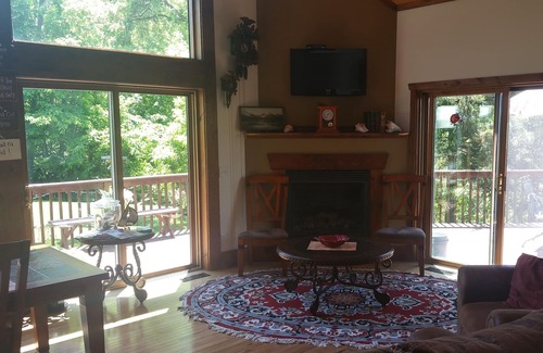 Dassel House | Beautiful Secluded Home On Lake Washington ~ Family & Pet Friendly With Hot Tub