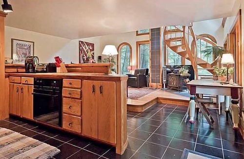 South Casco House | Beautiful Secluded Retreat With Many Amenities