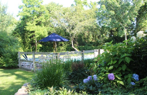 Sagaponack House | Beautiful Setting in the Hamptons with Pool & Tennis Court.