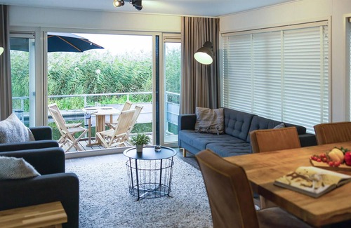 Municipality of Aalsmeer Boat Rental | Beautiful Ship/boat in Aalsmeer With 2 Bedrooms and Wifi