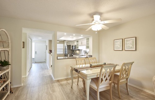 Siesta Key Condo | Beautiful Siesta Key Condo w/Free Boat Dock & Bay Views