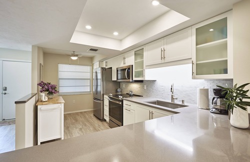 Siesta Key Condo | Beautiful Siesta Key Condo w/Free Boat Dock & Bay Views