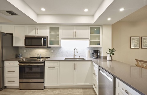 Siesta Key Condo | Beautiful Siesta Key Condo w/Free Boat Dock & Bay Views