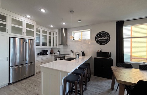 East Kootenay House | Beautiful Ski In/Out 3.5 bedroom Mountain Oasis and Golfers Paradise