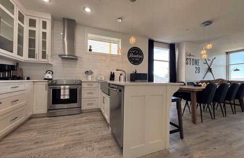 East Kootenay House | Beautiful Ski In/Out 3.5 bedroom Mountain Oasis and Golfers Paradise