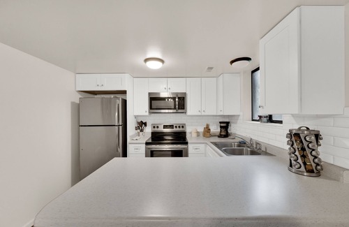 Canyon Rim House | Beautiful SLC Secluded Townhome - perfect location for work or play