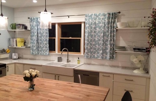 Rockland House | Beautiful South End home, 5 minute walk to downtown and beach!
