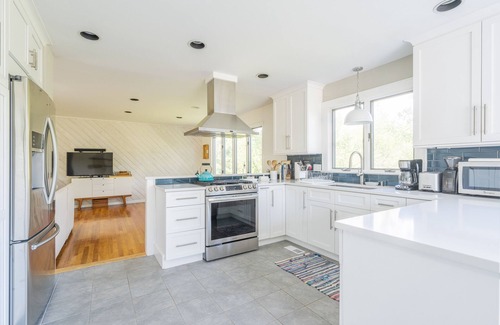 Southold House | Beautiful Southold Home with a Water View - 3 Bedroom, 2.5 Bath, Sleeps 8