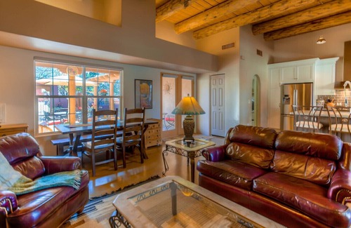 Civano House | Beautiful Southwest Retreat in Civano