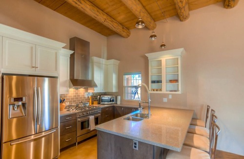Civano House | Beautiful Southwest Retreat in Civano