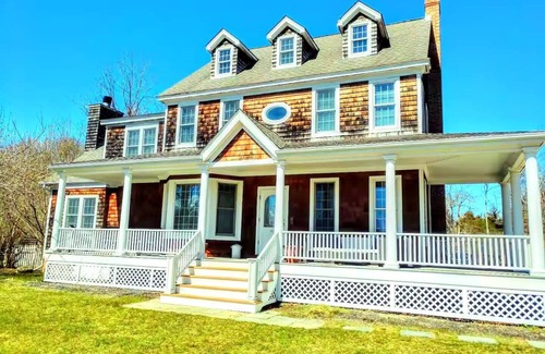 Shelter Island Heights House | Beautiful Spacious Traditional Home w/Pool, 2 minutes from Beaches, Golf, Tennis