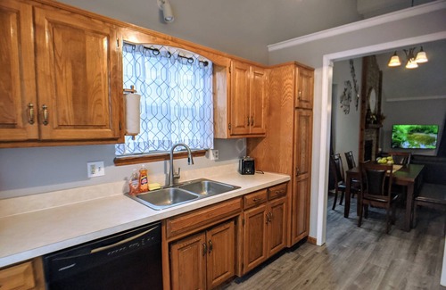 Overland Park House | Beautiful | spacious | clean house for families #1