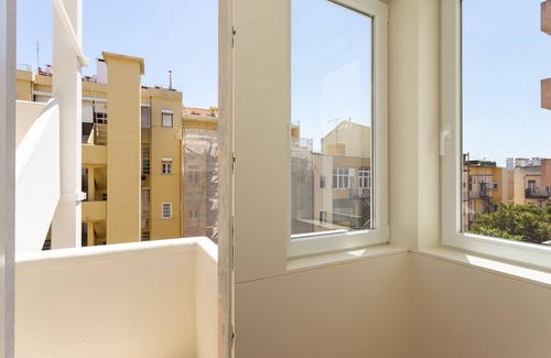 Sao Joao de Deus Apartment | Beautiful Spacious Flat in the Heart of Lisbon