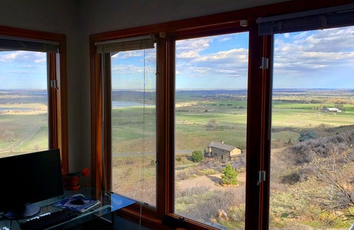 Longmont House | Beautiful spacious home with vast views on open space, 10 mins from Boulder