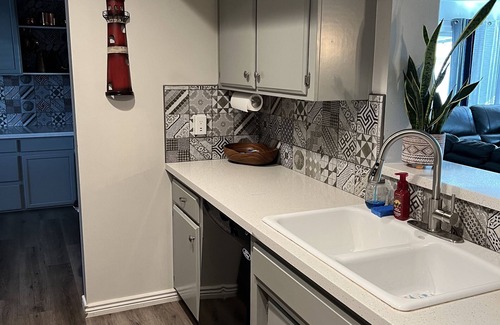 Alhambra House | Beautiful Spacious Home w/pool - minutes from anything you want!