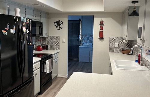 Alhambra House | Beautiful Spacious Home w/pool - minutes from anything you want!