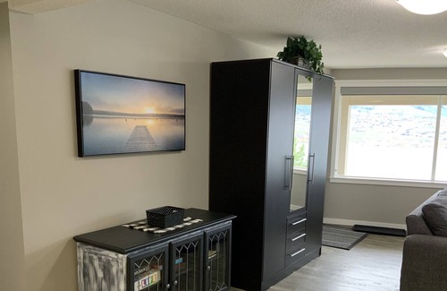 Vernon House | BEAUTIFUL SPACIOUS KALAMALKA LAKEVIEW SUITE - BEST SUMMER VACATION SPOT IN BC