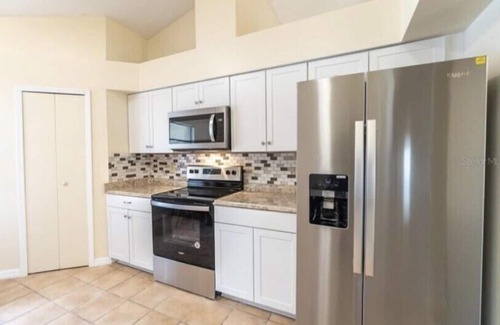 Fairvilla House | Beautiful Spacious Orlando Home Near Theme Parks