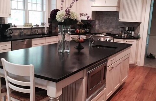 Northwest Harbor House | Beautiful, spacious, immaculate, home on quiet block