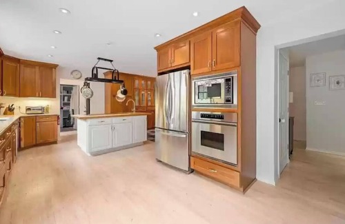 Hampton Bays House | Beautiful Spacious 4 Bedroom House with Large Heated In-ground Salt Water Pool