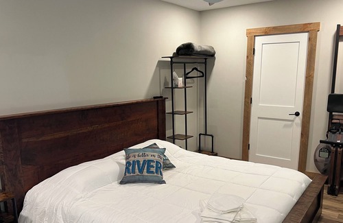 Hudson House | Beautiful St Croix River HomenIndoor/Outdoor Bar, Dock, Hot Tub, Game Room