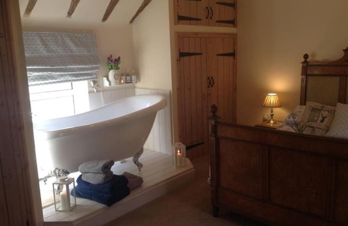 Cauldon Low House | Beautiful Stone Riverside Cottage