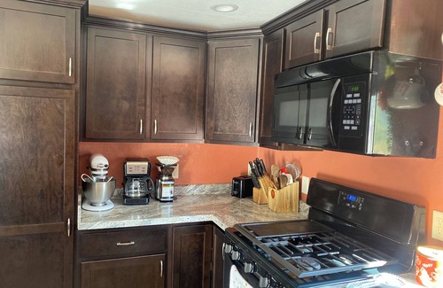 Custer Apartment | Beautiful studio apartment next to the Mickelson Trail.