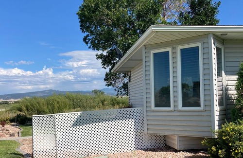 Montrose Apartment | Beautiful studio apt next to Cobble Creek Golf course
