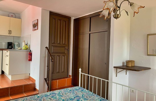 Benamocarra Apartment | Beautiful Studio in a finca close to the sea