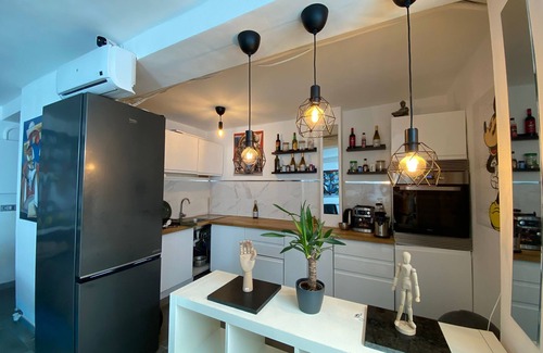 Sant Marti Apartment | Beautiful studio near downtown