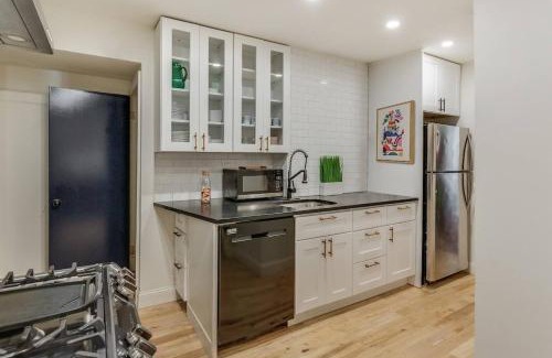 Graduate Hospital Apartment | Beautiful & Stylish 2 BDR Hosted By StayRafa (1F)