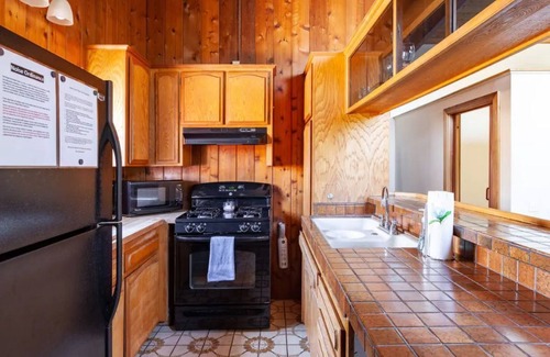 San Diego Condo | Beautiful Suite Steps to the Sand and Belmont Park